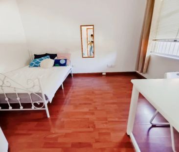 21 Blenheim st, Sydney - Photo 2