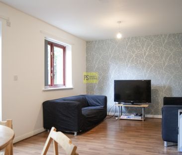 25 Denby Close - Photo 2
