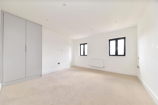 Bell Mews, Codicote, Hitchin, SG4 - Photo 1