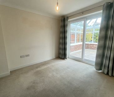 White Street - Photo 5