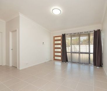 MODERN UNIT IN A QUIET AND POPULAR NEIGHBOURHOOD - Photo 4