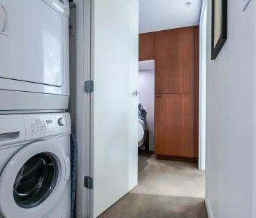 Uno. Unique One Bedroom in Mount Pleasant Neighborhood - Vancouver - Photo 2