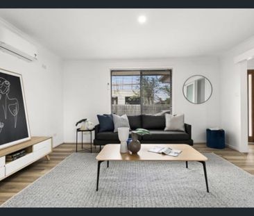 Perfect Start Up Or Downsizer - Photo 2