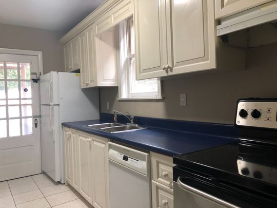 For Lease - 465 Sutherland Drive, Toronto, Ontario - Photo 1