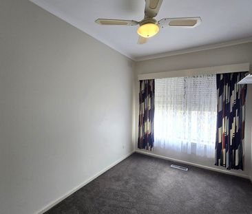 Spacious Family Home! - Photo 6