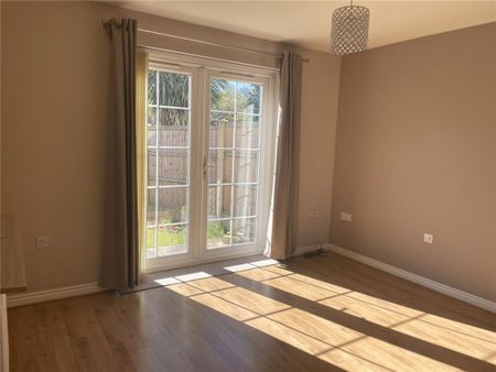 White Rose Avenue, Mansfield, Nottinghamshire, NG18 - Photo 4