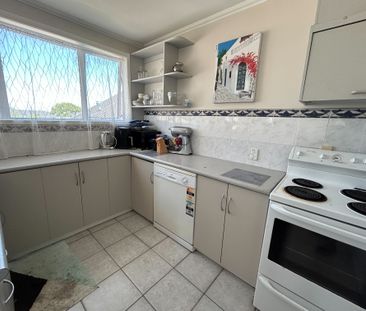 3 Bedrooms on Te Atatu Rd - Photo 4