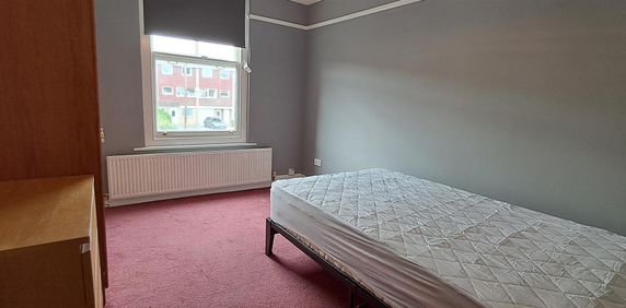 1 bed flat to rent in Bushey Grove Road, Bushey, WD23 - Photo 2