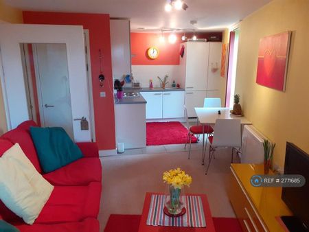 1 bedroom flat to rent - Photo 2