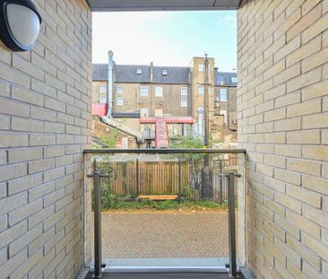 3 bedroom flat to rent - Photo 5