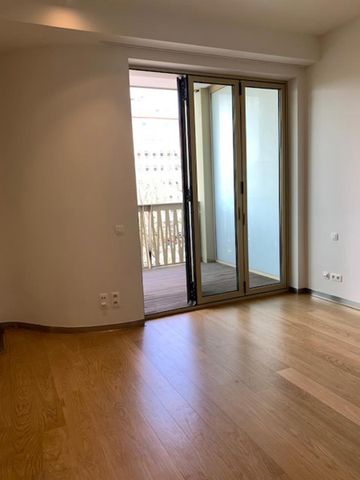 Flat - for rent - Photo 2