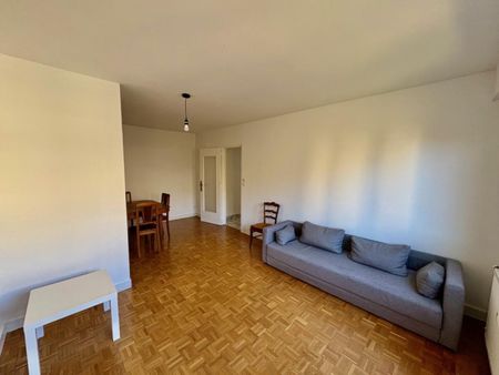 APPARTEMENT T2 MEUBLE A LOUER A ROANNE - CENTRE VILLE - Photo 2