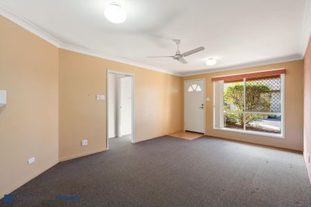 2 bedroom in quiet complex- ideal for retirees! - Photo 3