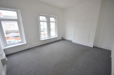 1 bedroom Flat To Let - Photo 1