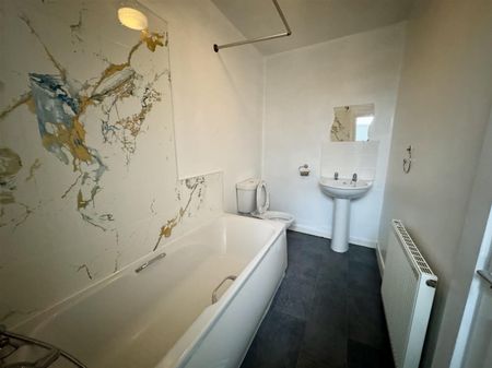 Albemarle Crescent, Scarborough - Photo 2