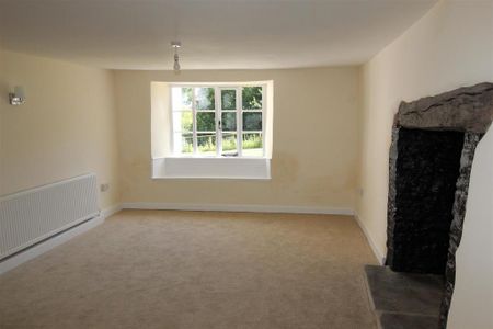4 bedroom detached house to rent - Photo 2