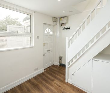 1 Bed Terraced House, London, SE13 - Photo 4
