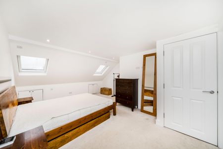 Eastcombe Avenue, Charlton, SE7, London - Photo 4