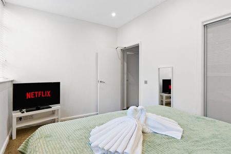 2 Bed Flat, Princes House, BN1 - Photo 2