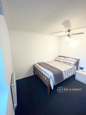 3 bedroom end of terrace house to rent - Photo 1