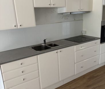 Great 2 Bedroom Unit - Photo 2