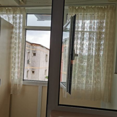 300 euro! Garsoniera Gara Nicolina - Fotografie 4