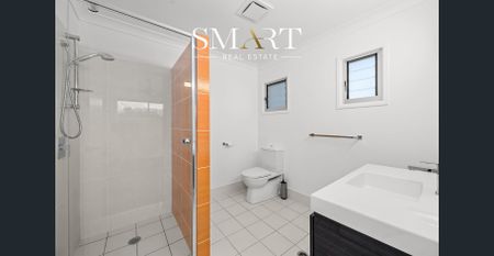 Luxurious Living with Stunning Panoramic view - Photo 3