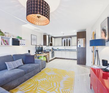 2 bedroom in Heron Way, Berkshire - Photo 1