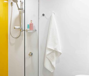 Signature Plus Studio, Queen Bed - Photo 4