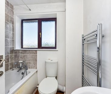 2 bedroom end of terrace house to rent - Photo 6