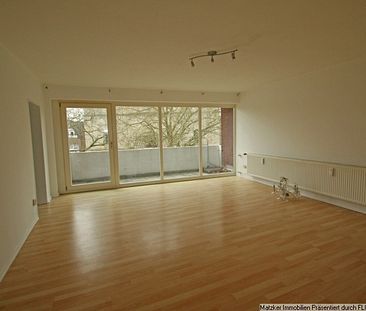 Zentral, geräumig, mit Balkon und Einbauküche! - Foto 2