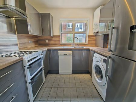 2 bedroom apartment to rent - Photo 2