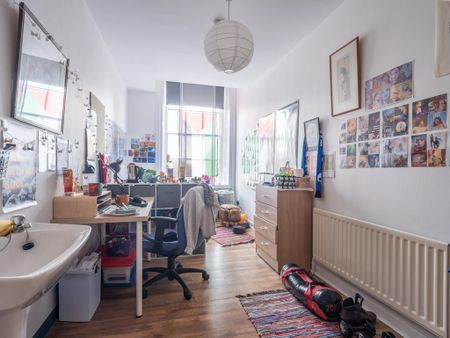 4 bedroom apartment to rent - Photo 5