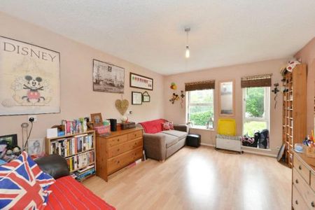 Studio to rent - Photo 2