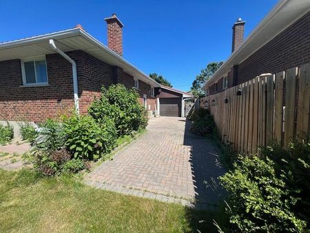 For Lease - 61 Marilake Drive, Toronto, Ontario - Photo 3