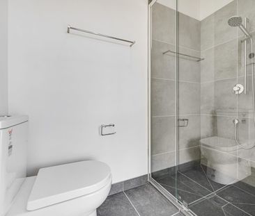 3 McCulloch St, Melton South, Vic 3338 - Photo 2