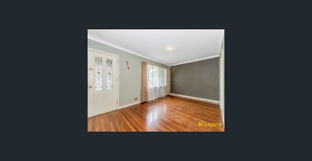 Family home with room to play - Photo 3