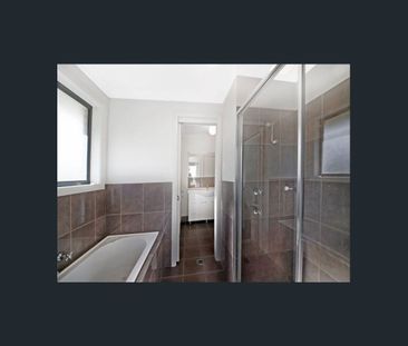 3 bedroom home in Tahmoor! - Photo 3