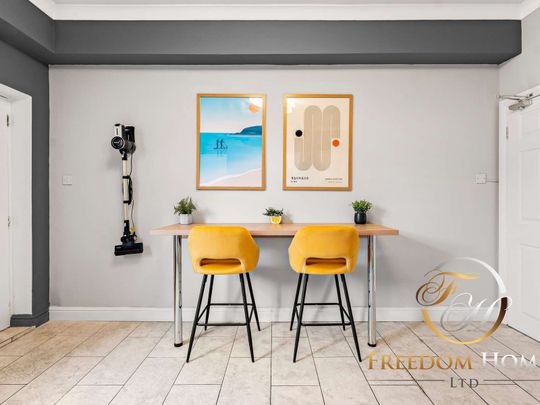 Popular Location Room 1 - Photo 1