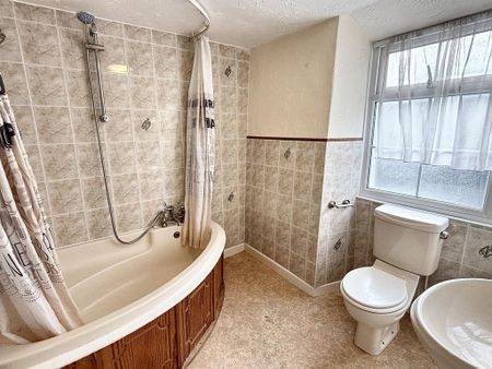 2 bedroom semi-detached house to rent - Photo 5