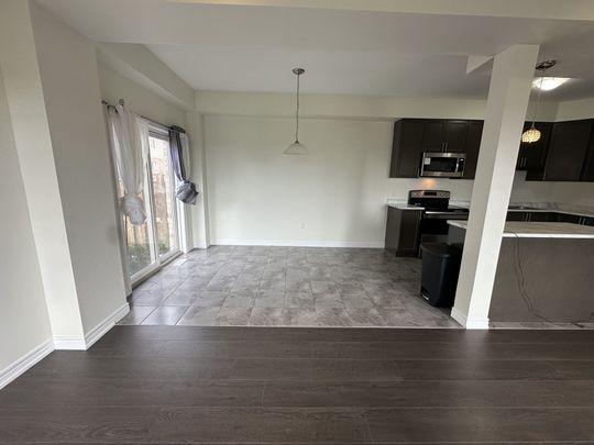 For Lease - 40 Kingsborough Dr Drive, Hamilton, Ontario - Photo 1