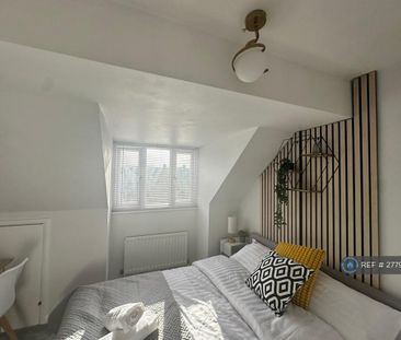 1 bedroom in a house share to rent - Photo 6