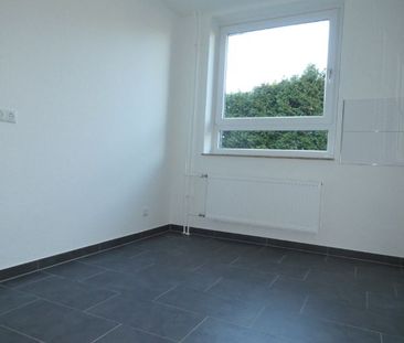 *** Altbauflair in Schlossnähe! Sanierte 2-Zi.-Wohnung in grüner La... - Photo 4