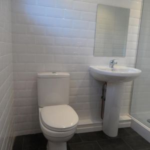 1 bedroom apartment to rent Old Orchard, Poole, BH15 - Photo 2