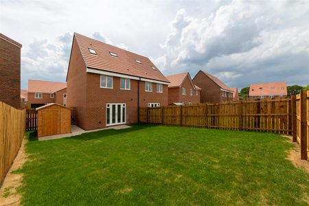 3 bed semi-detached house to rent in Bramble Way, Great Park, NE13 - Photo 3