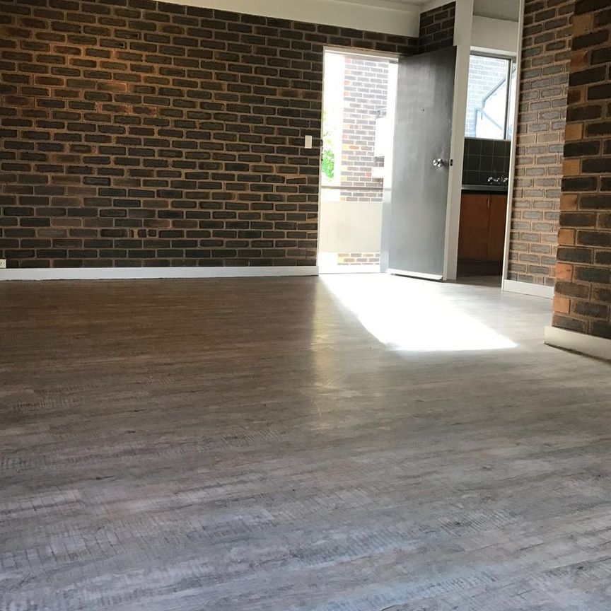 Two-Bedroom Unit Opposite Indooroopilly Shoppingtown - Photo 1