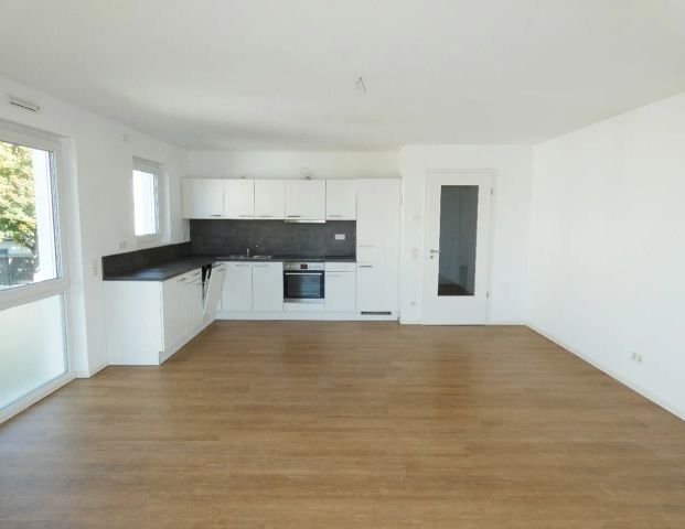Modern geschnittene 3-Zimmer-Wohnung mit Einbauküche und großem Sonnenbalkon! - Foto 1
