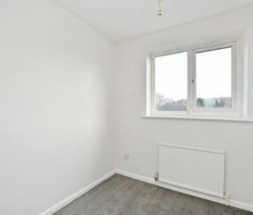 142 Coniston Road, S18 - Photo 3