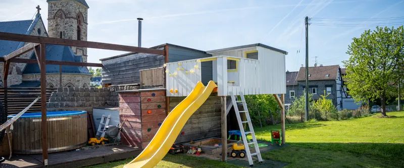 Hochwertige Doppelhaushälfte mit Garten, Garage & Einbauküche - Photo 1