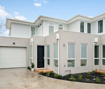 Mesmerising Two Storey Townhouse - Photo 6